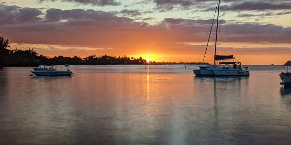 naplementenézés katamaránról